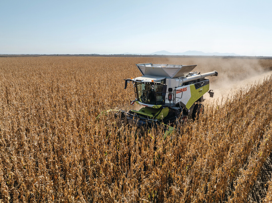 Claas nimmt den 435 PS starken Trion 740 mit Einzel-Abscheiderotor ins Programm.