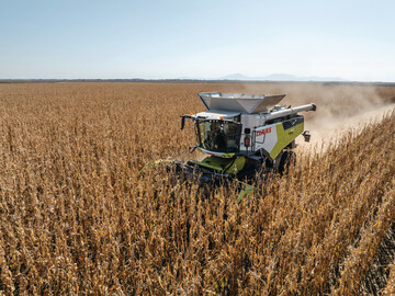 Claas nimmt den 435 PS starken Trion 740 mit Einzel-Abscheiderotor ins Programm.