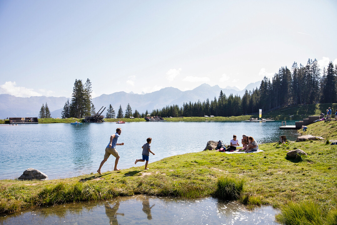 Der H�gsee liegt auf 1829 Metern und ist Teil des Erlebnisparks H�g in Serfaus.