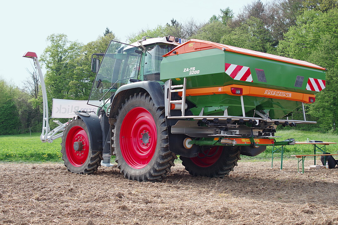 Dieser Streuer düngt nur, wo es sich lohnt.