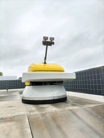 Der Juno Max von Lely ist der erste vollst�ndig autonome Futterschiebe-Roboter.