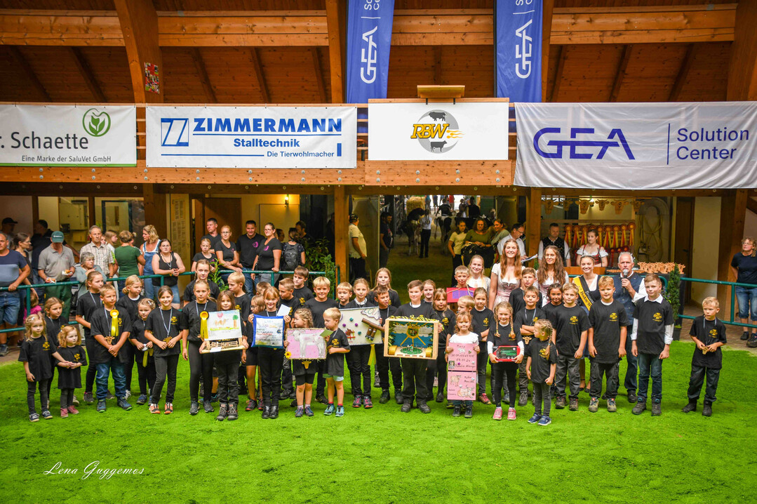 Die Teilnehmer des Jungz�chtertages in der Klasse �Mini�, die im Alter von drei bis zehn Jahren sind.