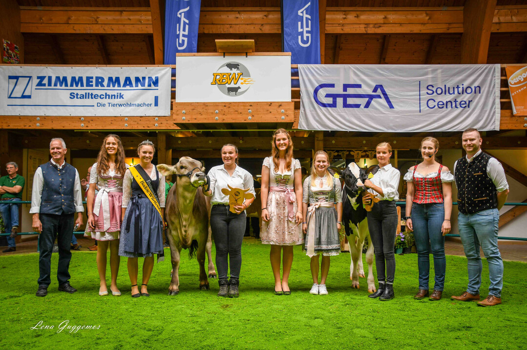 Champion der Klasse Junior, Christine H�rmann,
 und Reserve-Champion Sarah Klenk.