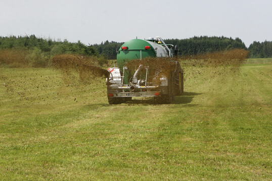 Breitverteilung bei der G�lleausbringung darf unter bestimmten Voraussetzungen im Einsatz bleiben. 