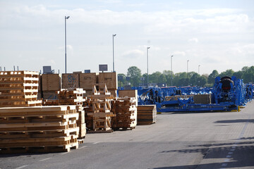 Die Nachfrage nach Anbauger�ten hat sich auf den internationalen M�rkten deutlich reduziert.