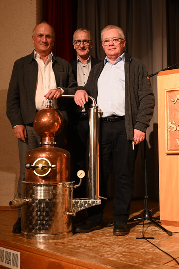 Ulrich M�ller verabschiedet die langj�hrigen Gesch�ftsf�hrer Gerald Erdrich und Klaus Lindenmann.