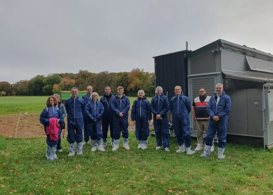 Eine Exkursion der Beraterhochschultagung f�hrte nach Wallenhorst zu digital ausgestatteten Nutzgefl�gelst�llen.