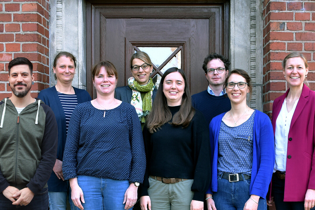 Das neue WING-Team (v.l.n.r.: Sven G�tz, Anja Kauer, Dr. Katja Kulke, Prof. Dr. Nicole Kemper, Ammelie Godgl�ck, Prof. Dr. Christian Visscher, Dr. Julia Gickel, Elisabeth Wrana)