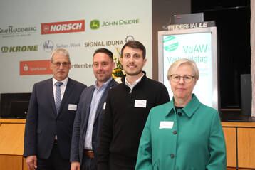 VdAW-Pr�sident Wilhelm Lohrmann (l.) mit seinen Mitarbeitern (v. r.): VdAW-Gesch�ftsf�hrerin Dr. Brigitta H�ttche, Samir Bendt und Timo Schumann. 