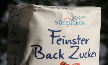 Aus Zuckerr�ben l�sst sich nicht nur Zucker gewinnen. Auch Fasern f�r die Papierindustrie sind m�glich.