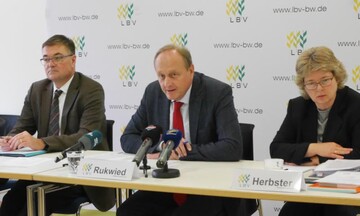 Pr�sident Joachim Rukwied erl�utert auf der LBV-Jahrespressekonferenz am 17. Dezember 2018 in Stuttgart die Unternehmensergebnisse der Haupterwerbsbetriebe in Baden-W�rttemberg im Wirtschaftsjahr 2017/18.