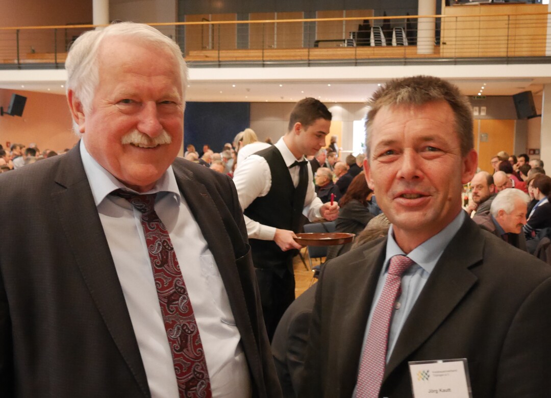 Ministerialdirigent Joachim Hauck, Abteilungsleiter im Ministerium für Ländlichen Raum und Verbraucherschutz (MLR) Baden-Württemberg, und Tübingens Kreisobmann Jörg Kautt (rechts) beim Bauerntag der Kreisbauernverbände Tübingen und Zollernalb am Samstag, 26. Januar 2019, in der Stadthalle „Museum" in Hechingen (Zollernalbkreis).