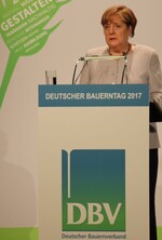 Bundeskanzlerin Angela Merkel spricht beim Deutsxchen Bauerntag 2017 in Berlin