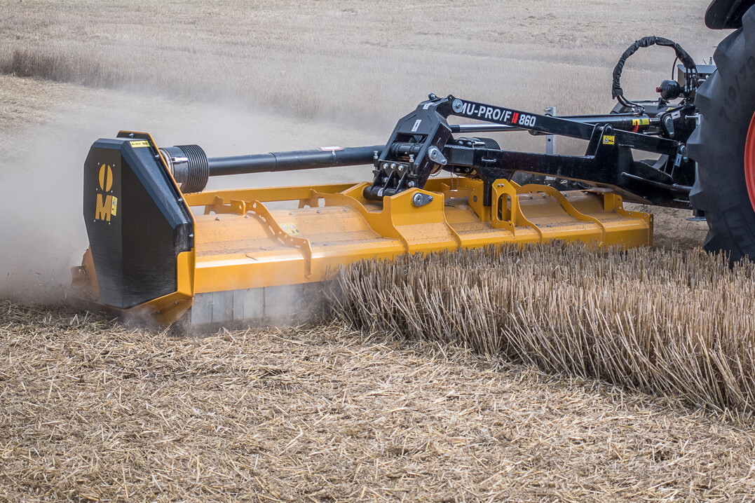 Nach dem Getreidehochschnitt kann das Mulchen der Stoppel erforderlich sein.