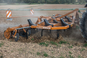 Vermeiden Sie beim Einsatz von Bodenbearbeitungsger�ten nach M�glichkeit h�ufige Kurvenfahrten.