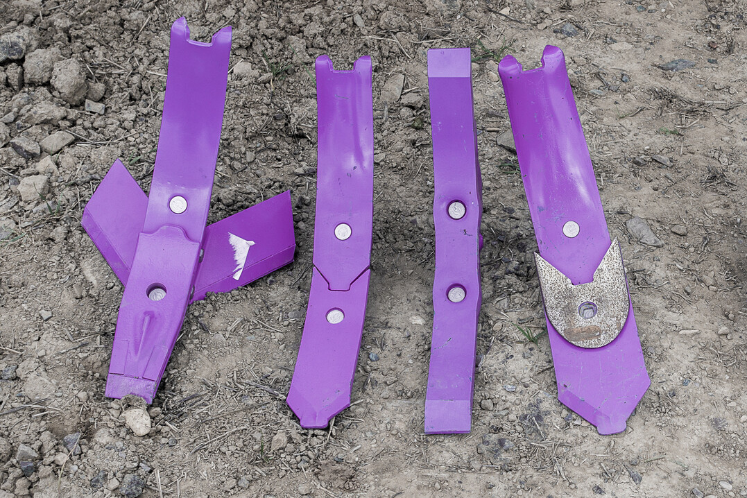   Durch einen Scharwechsel l�sst sich der Grubber an unterschiedliche Anforderungen anpassen.