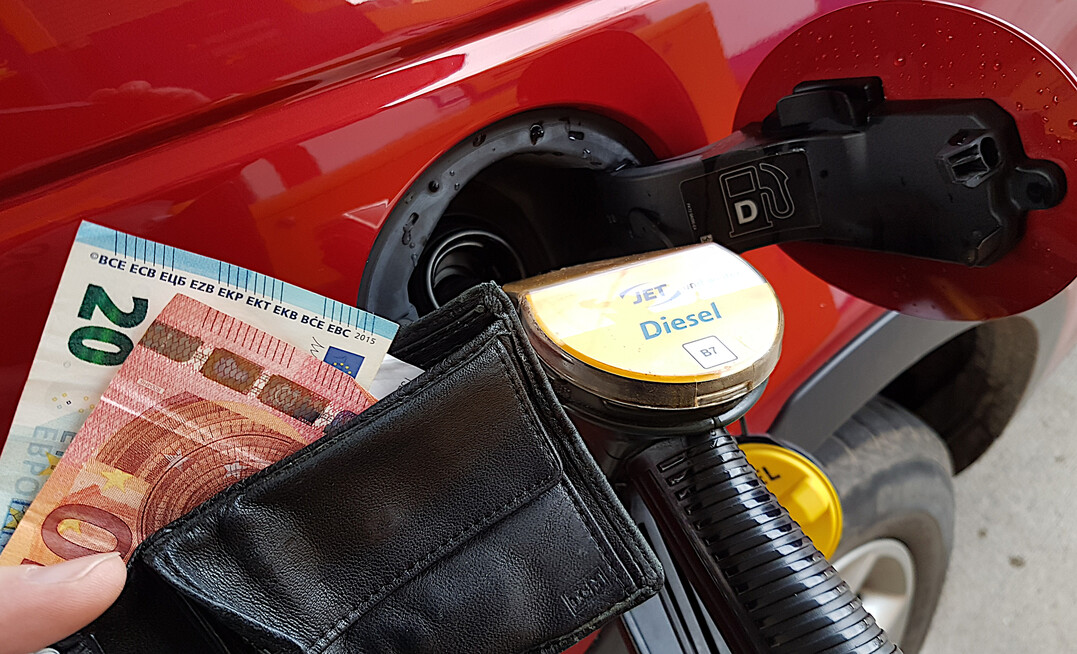 Die Bundesregierung plant eine Abschaffung der Steuerbeg�nstigungen von Agrardiesel. Das schw�cht die Wirtschaftlichkeit der Betriebe.