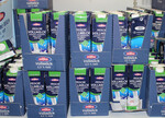 Seit dem 4. Mai kostet die Vollmilch und die fettarme Milch im Laden jeweils 6 Cent mehr.