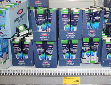 Der Discounter Aldi hat die Preise f�r Trinkmilch seit 2. Mai um drei Cent je Liter f�r Frischmilch und H-Milch erh�ht.