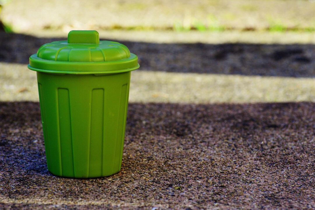 Ab in die Tonne mit Pflanzenschutzmittel-Verpackungen - fachgerecht entsorgt werden die Behälter im Rahmen der PAMIRA-Aktion bei den Sammelstellen, die im "Merkblatt Integrierter Pflanzenschutz 2020" genannt werden.