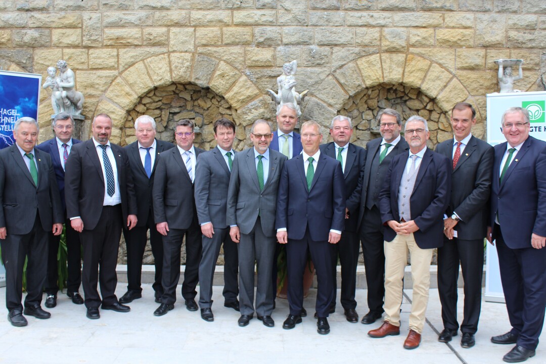 Der neu konstituierte Aufsichtsrat mit dem Vorsitzenden Klaus Mugele (Mitte) und seinem Stellvertreter Jens Stechmann (rechts).