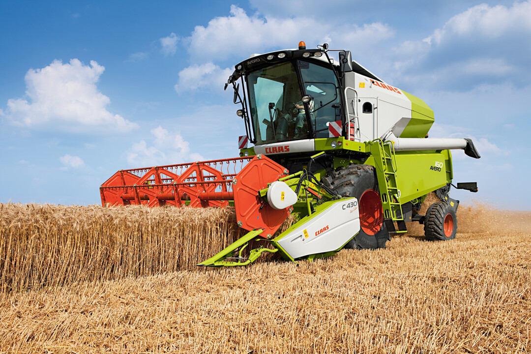 Mit neuen Motoren erfüllen die Avero jetzt die Abgasnorm der Stufe 5. Eine neue Anordnung der Abgasreinigung im Motorraum sorgt außerdem für eine bessere Wartungszugänglichkeit. Sowohl Avero 240 als auch Avero 160 erhalten mit dem Cummins B6.7 einen neuen Motor. Er leistet aus 6,7 l Hubraum 213 PS/157 kW im größeren und 167 PS/123 kW im kleineren Modell.