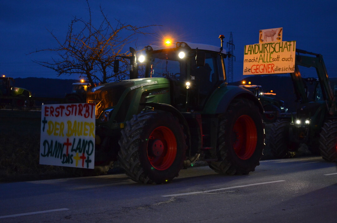Vom 8. bis 15. Januar 2024 finden in ganz Baden-Württemberg, wie hier beim Bauernverband Schwäbisch Hall - Hohenlohe - Rems, und bundesweit Proteste und Demonstrationen von Landwirten statt. Hintergrund sind die geplanten Beihilfe-Kürzungen der Bundesregierung.