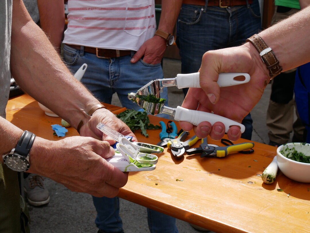 Pflanzensaft im Refraktometer gibt Aufschluss �ber die Stoffwechselsituation der Kultur.