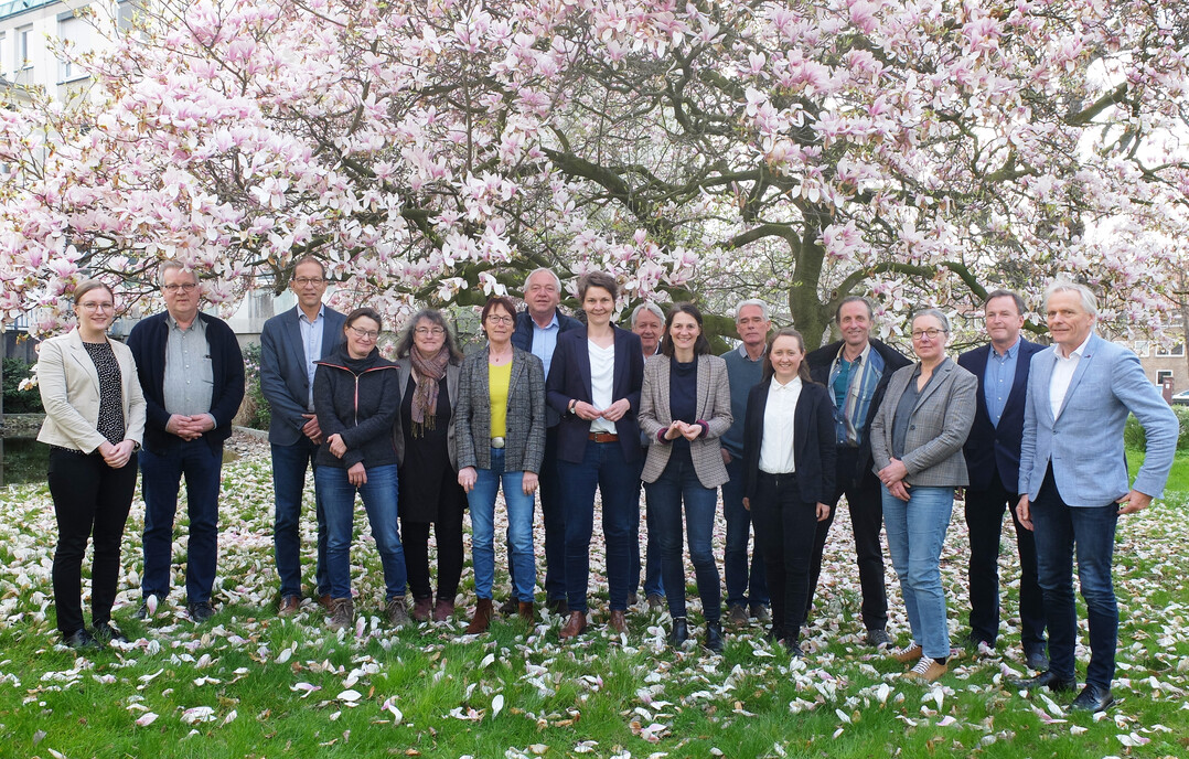 Ministerin Miriam Staudte (7.v.r.) mit Mitgliedern des Beirats zur Förderung des ökologischen Landbaus.