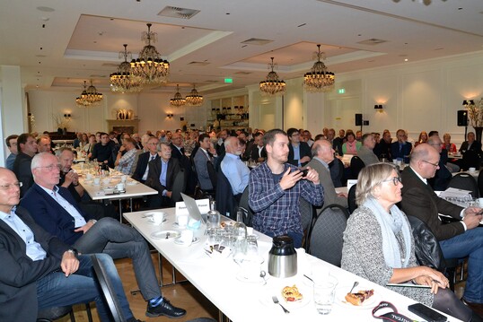Ein Bild, das schon fast ungewohnt ist: Bei der Mitgliederversammlung im niedersächsischen
Dötlingen gab es wieder die Möglichkeit zum persönlichen Austausch.