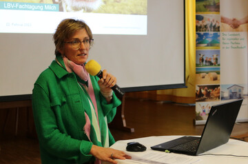 Die Wertsch�tzung der Lebensmittel und die draus resultierende Wertsch�pfung ist wichtige Grundlage f�r die Betriebe, um Investitionen zu t�tigen und Darlehen zu tilgen, betonte Rosi Geyer-F�ssler, LBV-Vizepr�sidentin.
