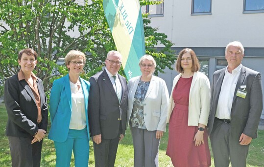 BLE-Fachtag 2023: Staatssekretärin Silvia Bender, Dr. Magareta Büning-Fesel, Dr. Hanns-Christoph Eiden, Dr. Katharina Böttcher (BMEL), Parlamentarische Staatssekretärin Claudia Müller und Prof. Dr. Harald Grethe (v.l.)