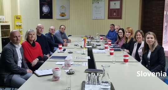 Die ersten Broiler-Innovationsnetzwerke - hier in Slowenien - haben sich gebildet und ihre Arbeit aufgenommen.