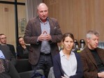 Ernst Buck, Vorsitzender des Kreisbauernverbandes Ulm-Ehingen, bringt sich wie andere Landwirte aktiv in die Diskussion ein und erläutert seinen Standpunkt zur künftigen GAP.