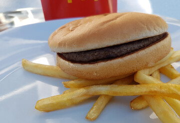 Hamburger sind gefragt: McDonald�s ist einer der gr��ten Abnehmer von Rindfleisch. Mit der Kooperation zwischen dem QM- Milch e.V. und McDonald�s soll f�r Milchviehhalter der Zugang zum BEST Beef-Programm erleichtert werden.