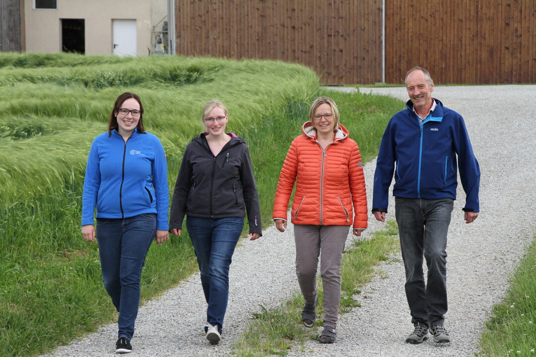 Zwei Schwestern, zwei Wege, eine Mission: Familie Bullinger aus Rot am See.