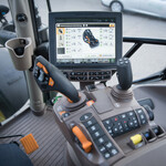 Die Bedienung und die Ablesbarkeit des Terminals im John Deere 6110R AutoPowr ist top.