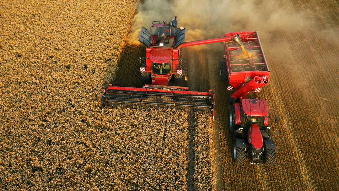 . Der neue Optum CVX wurde auf der Agritechnica zur „Maschine des Jahres“ gewählt. Auf der EIMA 2016, der internationalen Fachmesse für Landmaschinen in Italien, errang der Optum 300 CVX den Titel „Traktor des Jahres 2017“.