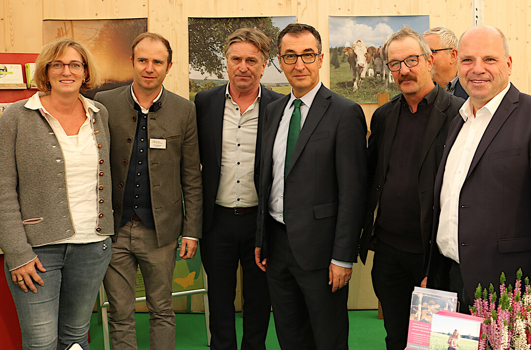 Stippvisite beim Messerundgang auf dem Stand des Bauernverbandes.