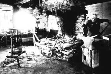 1879 gr�ndete Ole Gabriel Kverneland im S�dwestens Norwegens eine Dorfschmiede.