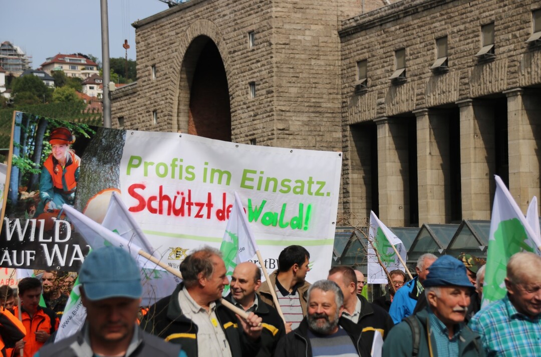 Die Demonstration führte am Hauptbahnhof vorbei