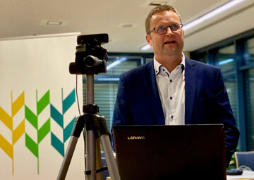  "Die M�rkte sind volatiler geworden, die Gesellschaft hat sich ver�ndert", meinte J�rgen Maurer, Vorsitzender beim Bauernverband Schw�bisch Hall-Hohenlohe-Rems. Mehr Biodiversit�t sieht er als eine gesamtgesellschaftliche Aufgabe.&nbsp; 