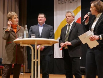 Dialog statt Monolog auf dem Podium und mit dem Publikum � Das beherzigen die Teilnehmer am Kreisbauerntag in Deizisau am Samstag, 27. Januar 2018. Im Bild (v. l.) Staatssekret�rin Friedlinde Gurr-Hirsch, Kreisvorsitzende Tobias Briem, Siegfried N�gele und Moderatorin Ariane Amstutz.