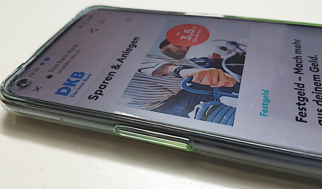 Bei Online-Banken wie zu Beispiel der Deutschen Kreditbank (DKB) gibt es für Spareinlagen vergleichsweise gute Zinsen.