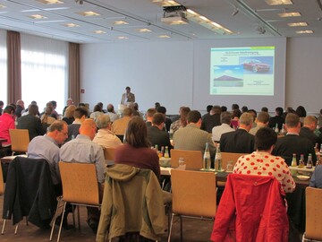 Beim DLG-Forum diskutierten 130 Fachleute �ber die Bedeutung von zertifizierten Abluftreinigungsanlagen.