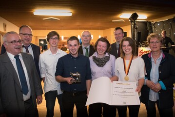 Die Mannschaft aus Baden-Württemberg mit Betreuern und Gratulanten