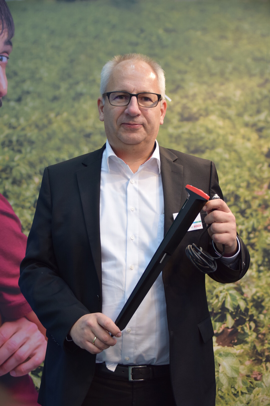 Mit dem Spargelsensor der Firma Bosch lassen sich die Temperaturen im Spargeldamm an vier Stellen �berpr�fen. 