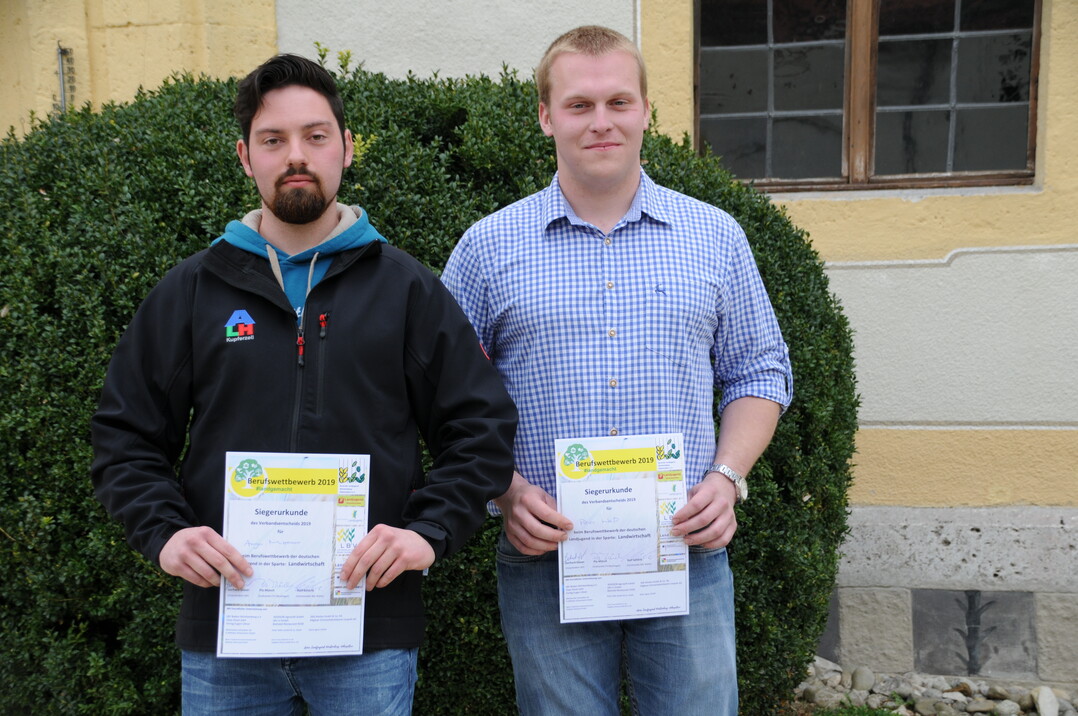 Das Team der Akademie f�r Landbau und Hauswirtschaft Kupferzell mit Ansgar Mittmann (l.), M�ckm�hl (Kreis Heilbronn) und Patric Wei�, M�ckm�hl (Kreis Heilbronn)