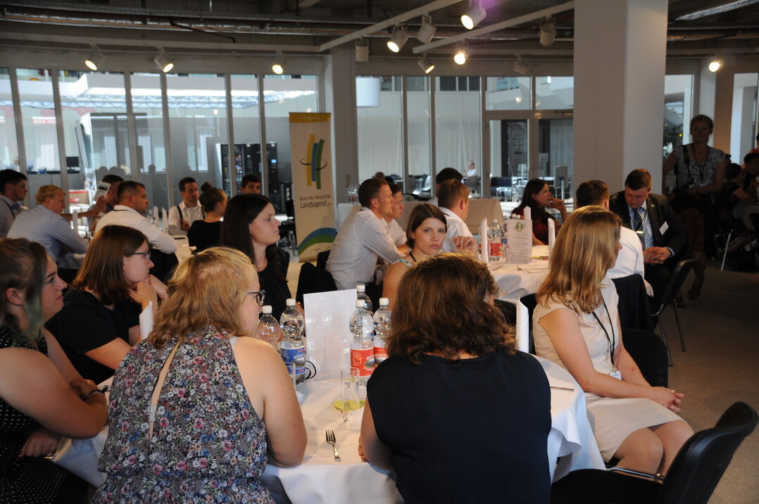 Junglandwirte-Lunch zum Auftakt