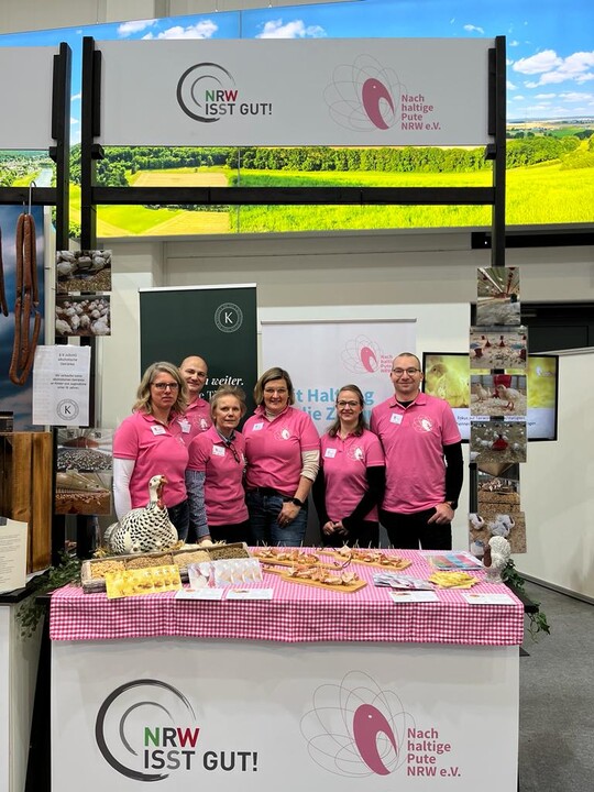 Das Stand-Team auf der Internationalen Gr�nen Woche. Im Bild, 3. v.l.:&nbsp;Bettina Gr�fin von Spee.